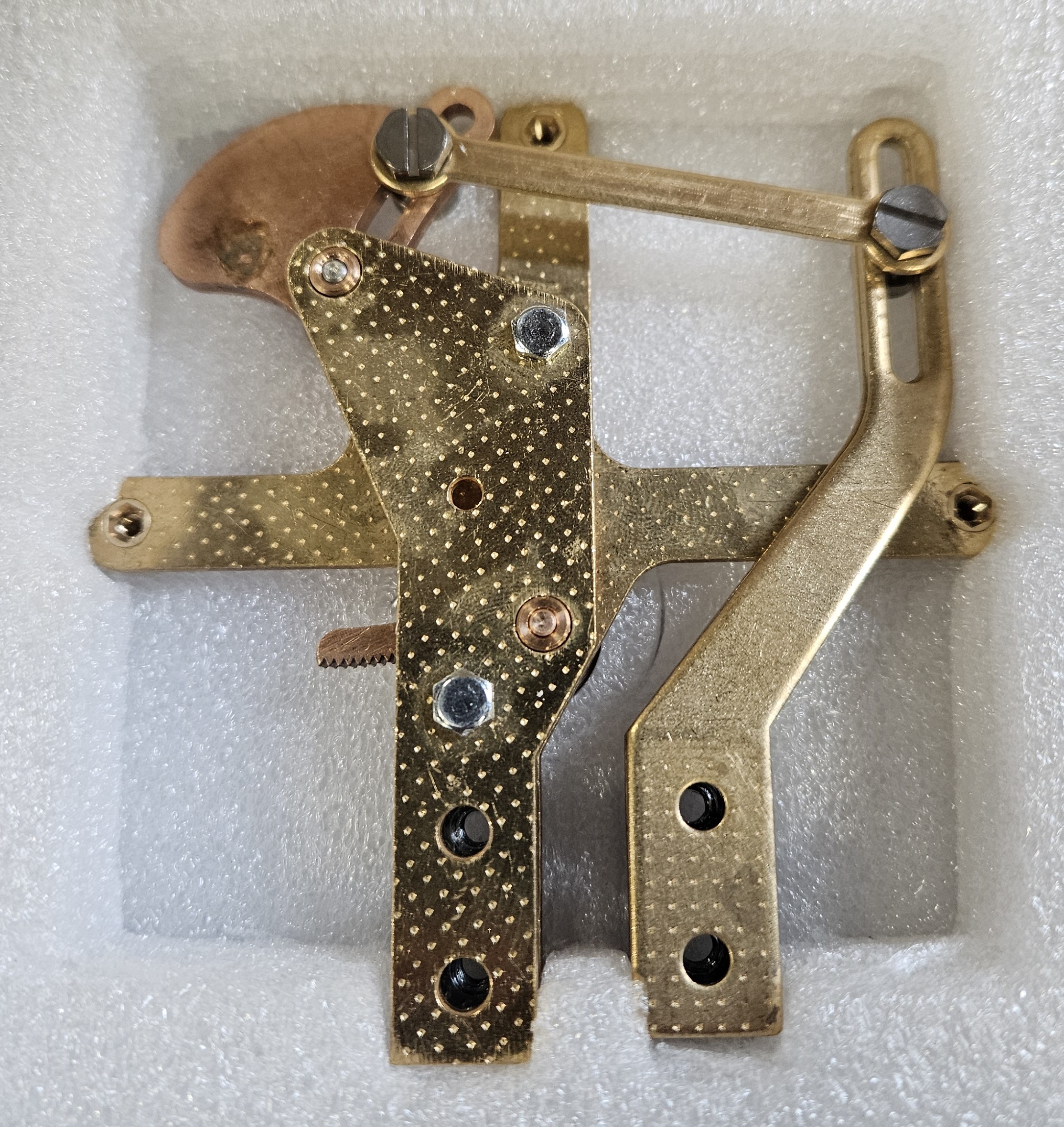 Pressure gauge movement for type F mud gauge