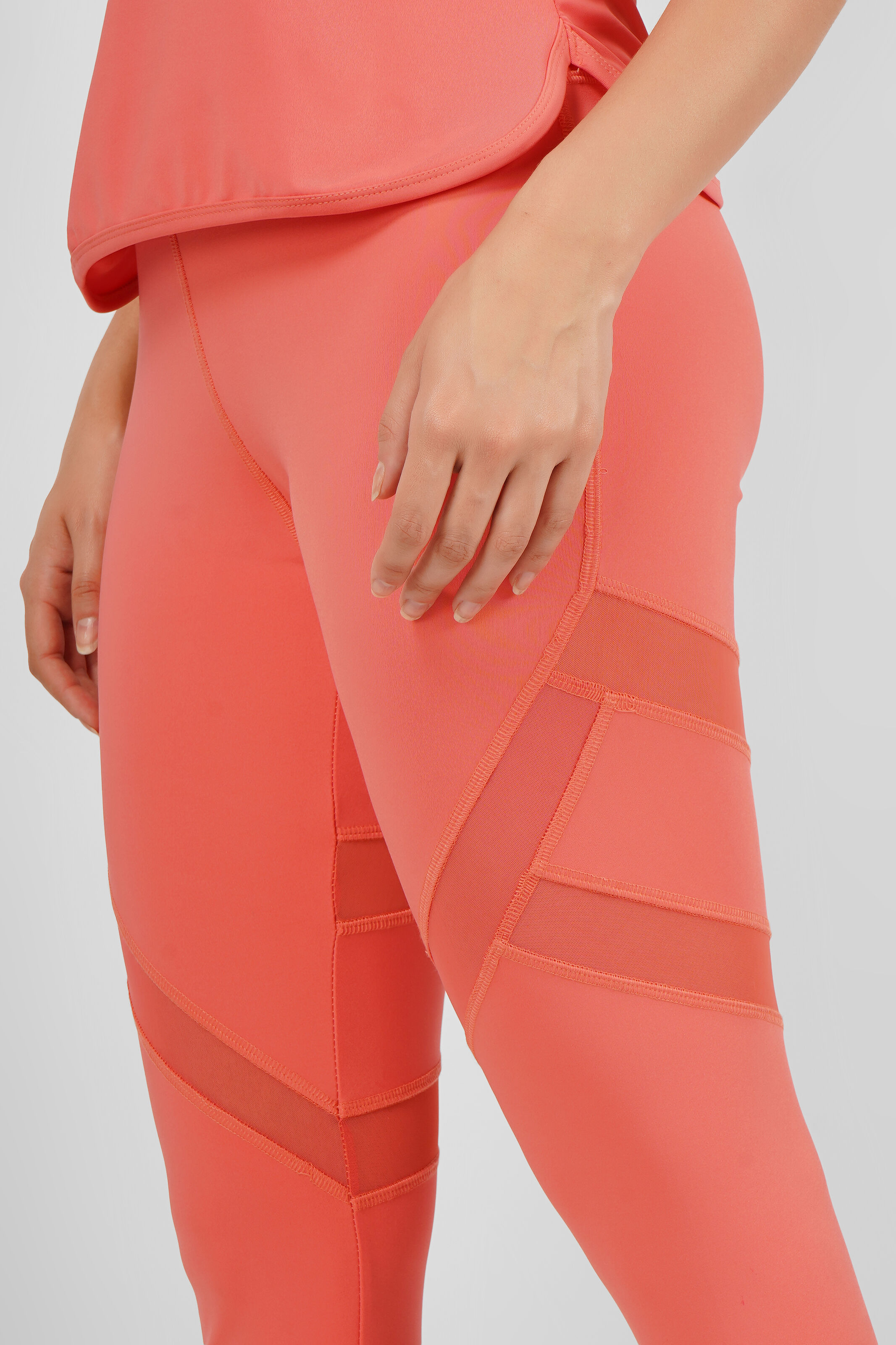 Sport wear leggings with stripes