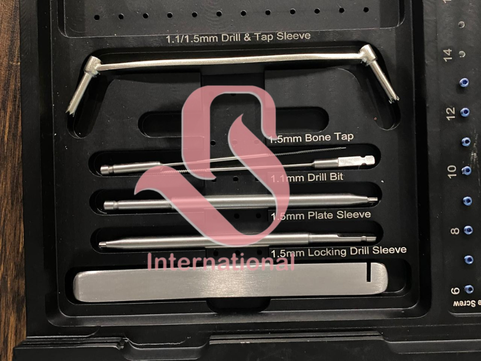 Mini Fragment System Titanium Plates & Screws Set – 1.5mm | Complete Surgical Kit with Instruments | Also Available in 2.0mm, 2.5mm, 2.7mm