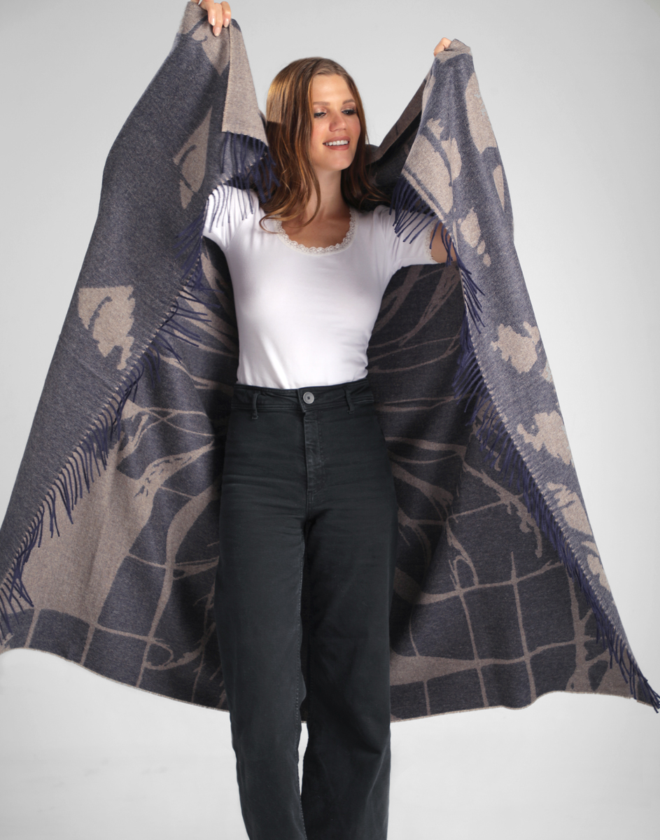 100% BABY ALPACA WOVEN FLOWER JACQUARD THROW