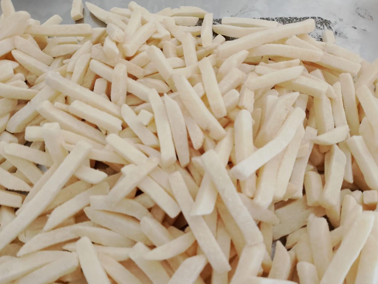 Premium Semi-Cooked Frozen French Fries – Crispy Texture, Golden Color, Ready to Fry