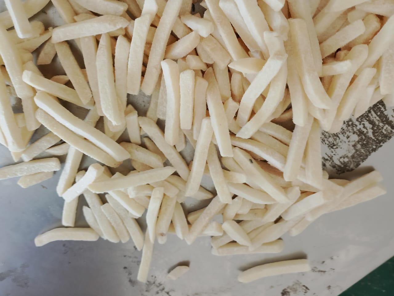 Premium Semi-Cooked Frozen French Fries – Crispy Texture, Golden Color, Ready to Fry