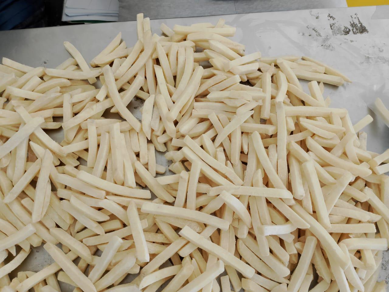 Premium Semi-Cooked Frozen French Fries – Crispy Texture, Golden Color, Ready to Fry