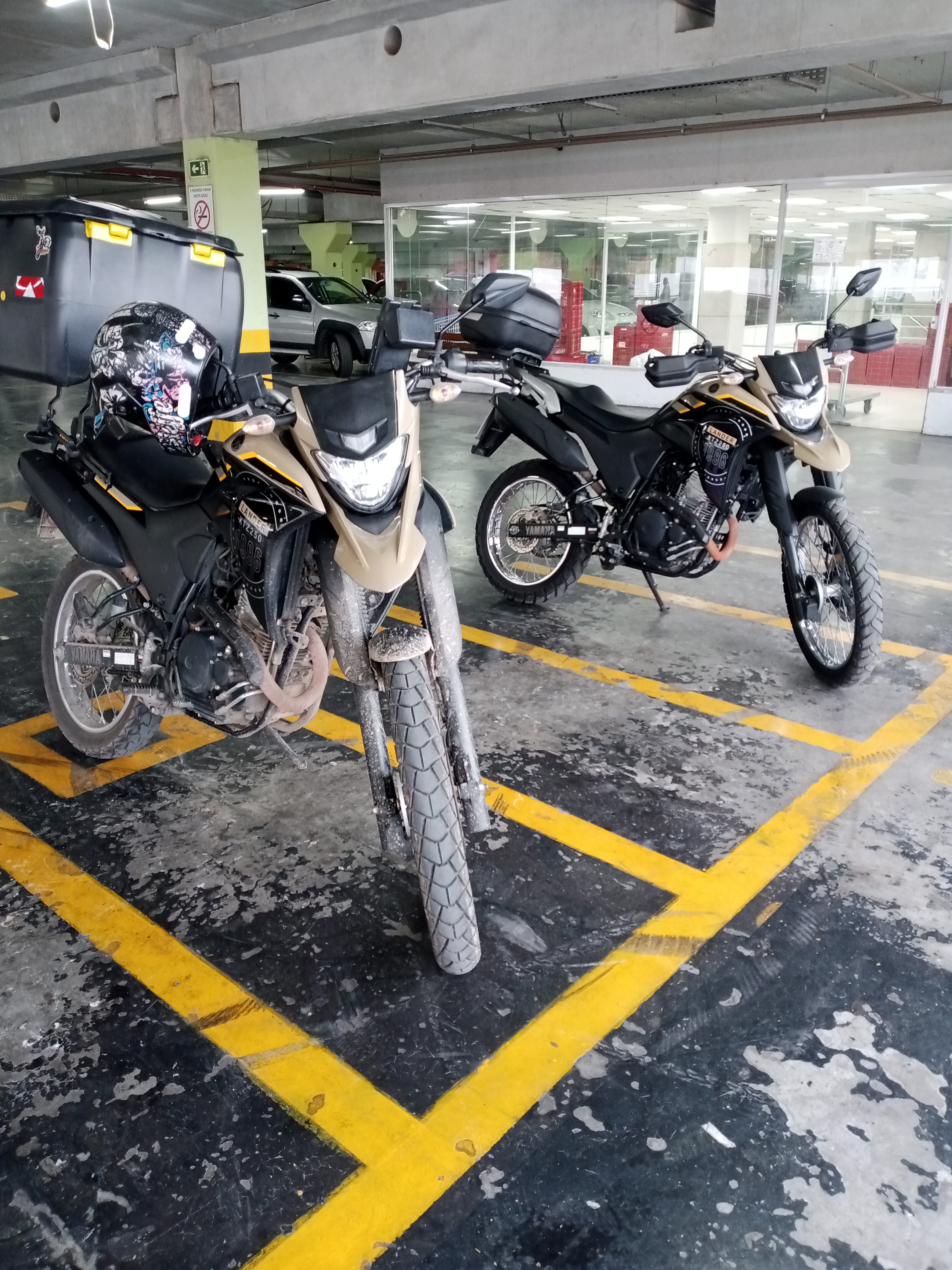 Trabalho com transporte de mercadorias via Motoboy em todo Brasil.