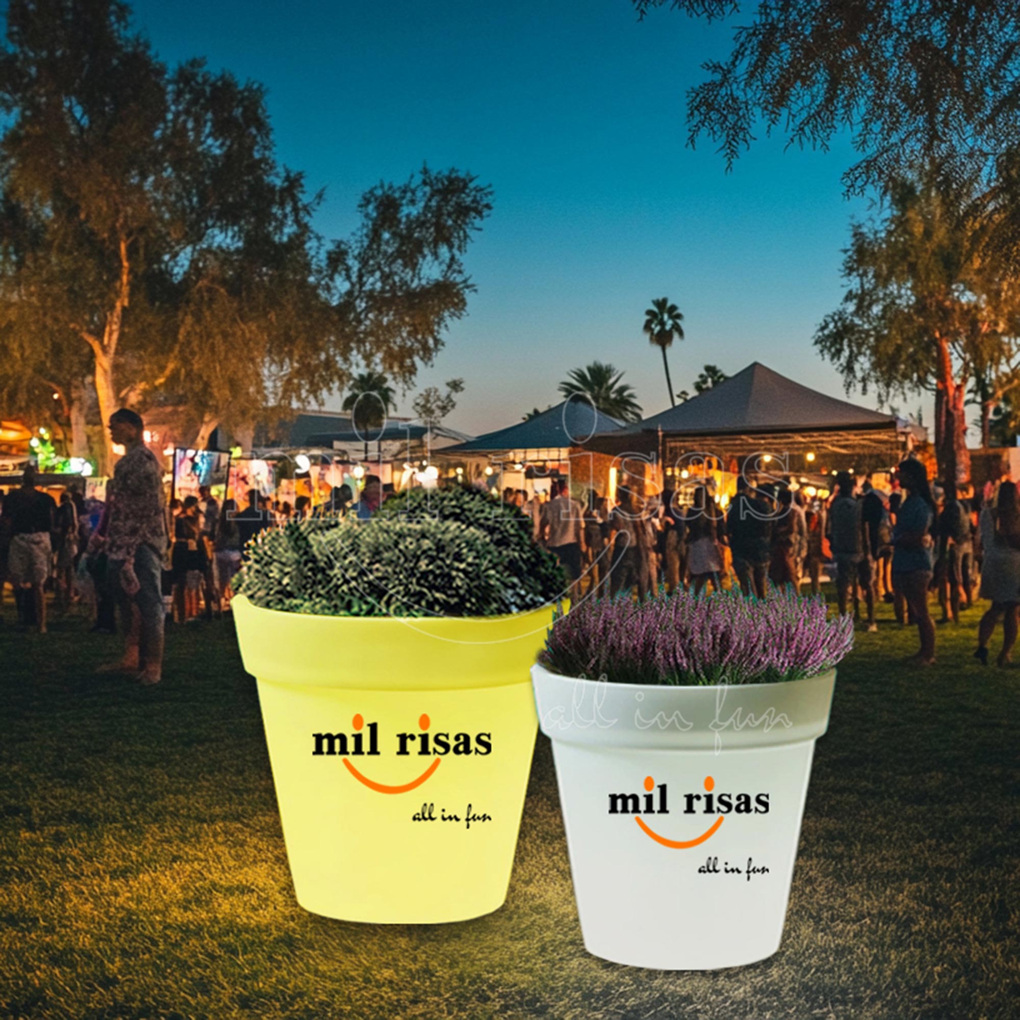 Personalized RGB Illuminated Garden Planter
