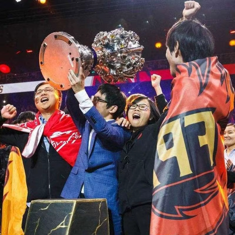 League of Legends Trophy