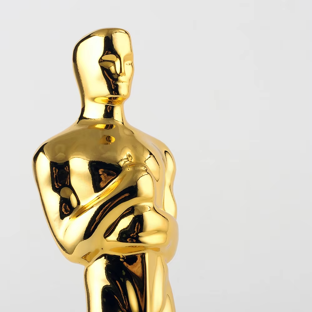 Oscar trophy replica