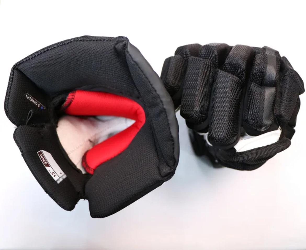 Ice hockey gloves
