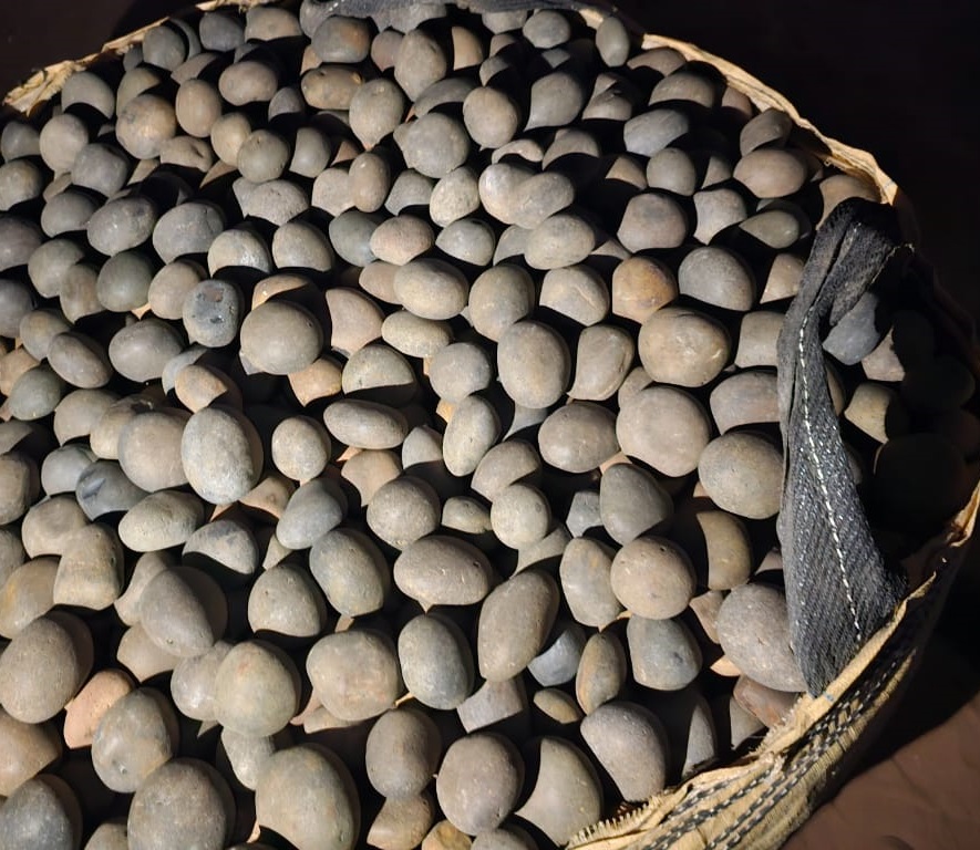 FLINT PEBBLES
