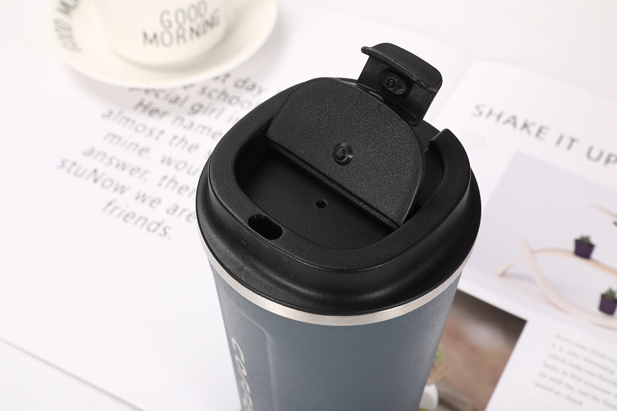 Spill proof mug