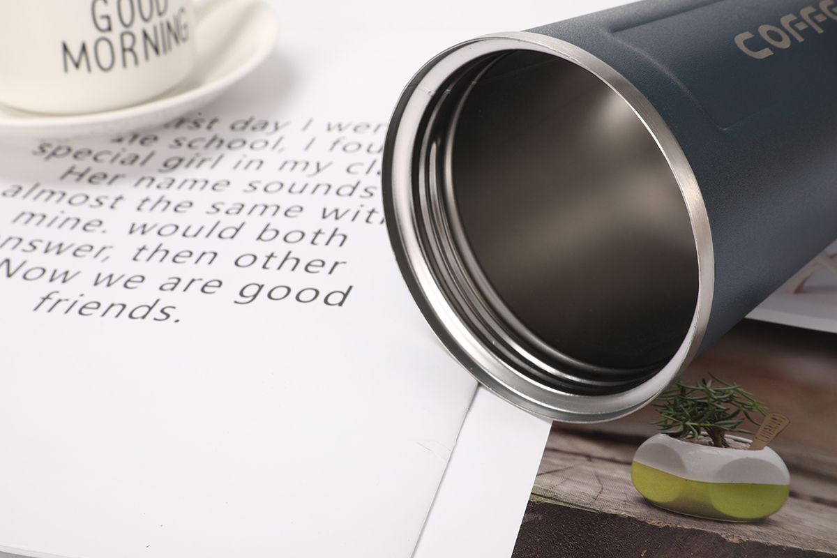 Spill proof mug