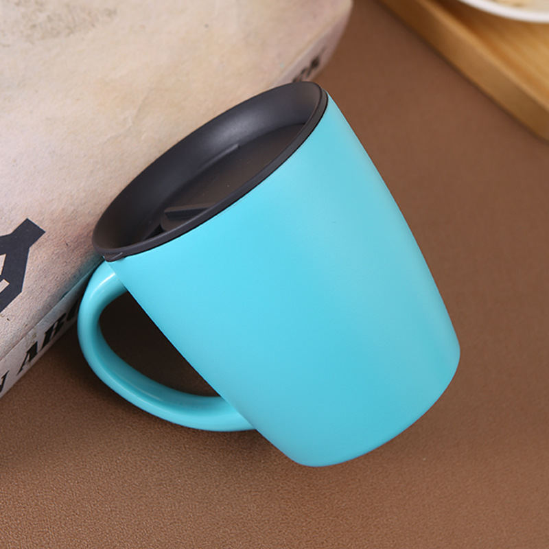 Stainless steel coffee mug with lid