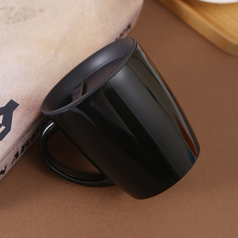 Stainless steel coffee mug with lid