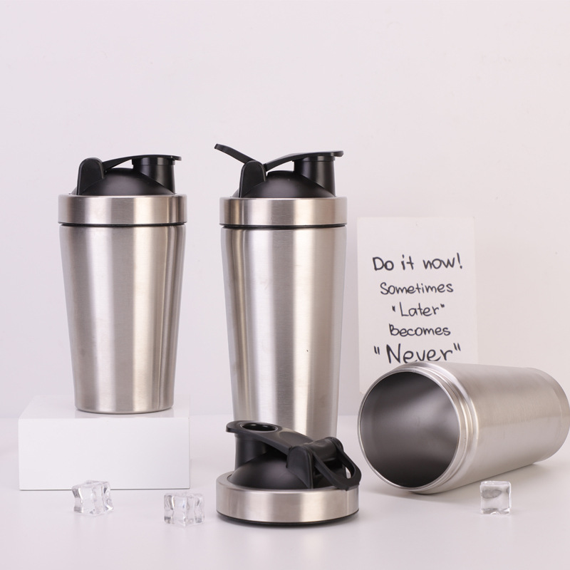 Shaker tumbler