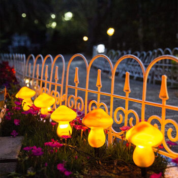 Hot selling on amazon IP65 Outdoor Lawn Landscape Decor Resin Mushroom Solar Garden Stake Lights