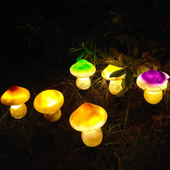 Hot selling on amazon IP65 Outdoor Lawn Landscape Decor Resin Mushroom Solar Garden Stake Lights
