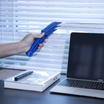 Window Blind Cleaner Duster Brush with 5 Microfiber Sleeves - Blind Cleaner Tools for Window Shutter