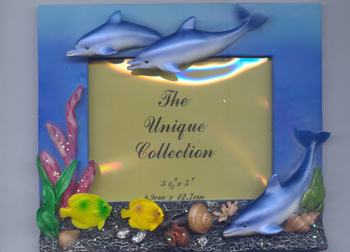 Resin Souvenir Photo frame | sales@Prosperity-Crafts.com or Tel/Whatsapp: +86-18965155752