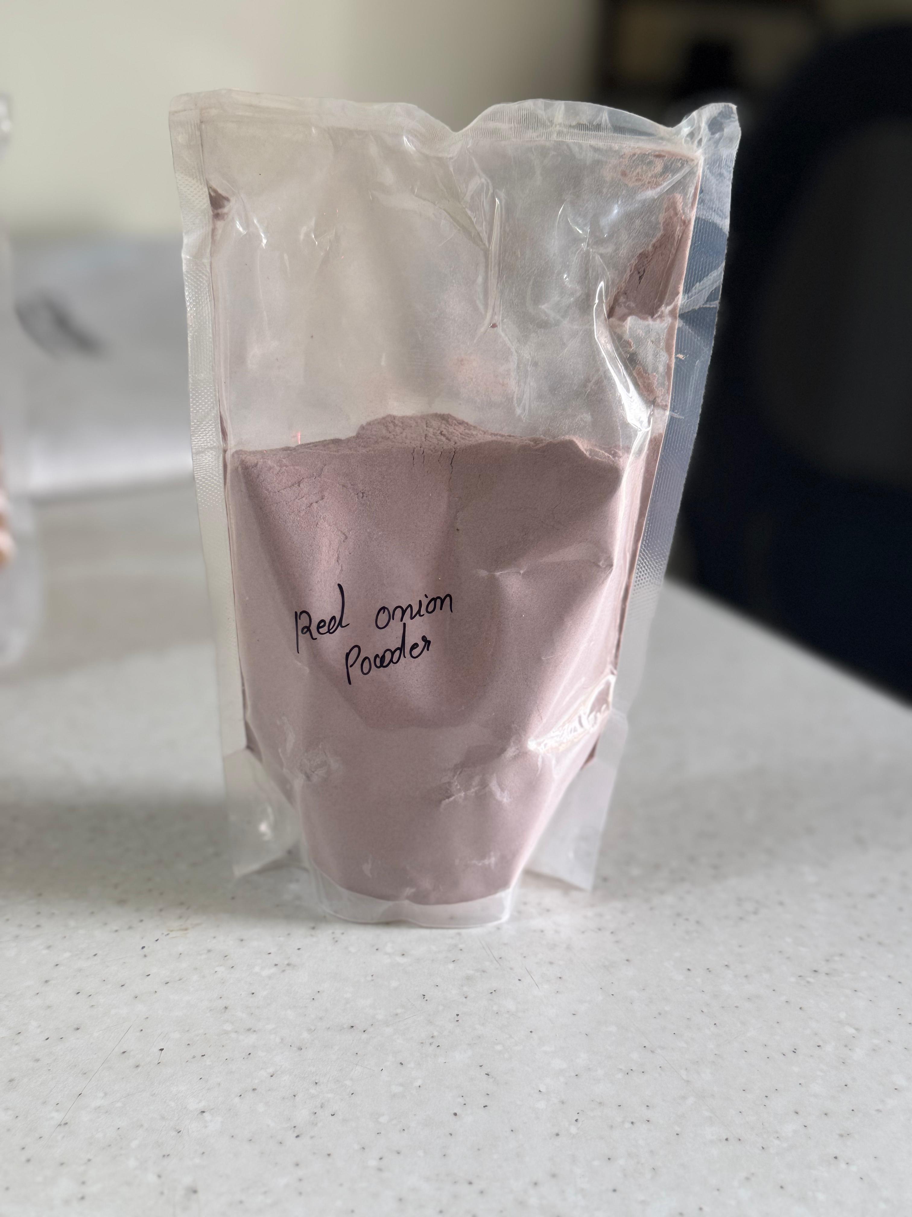 Dehydrated red onion powder