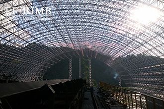 Bolted ball grid structure for large warehouses and factories