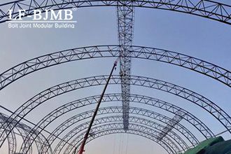 Bolted ball grid structure for large warehouses and factories