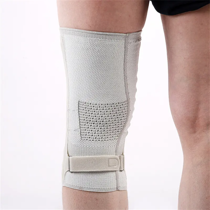 3D Knitted Knee Sleeve with double springs stays , silicone pad ,compression adjustable Breathable Knee Support For Sports