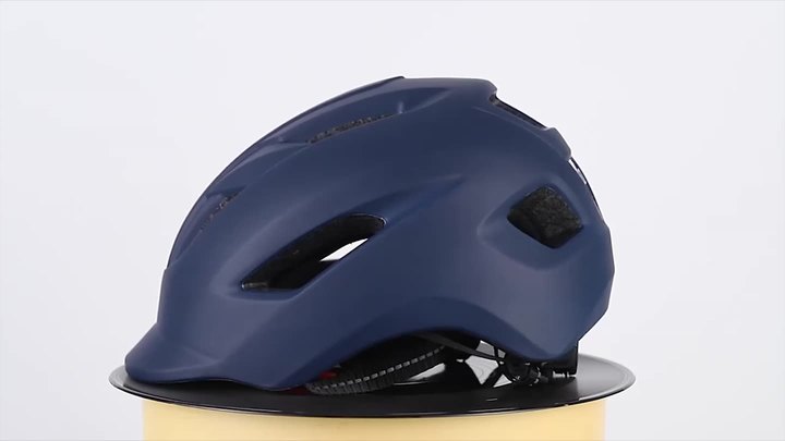 Adult Bike Helmet That's Light, Cool & Sleek, Bicycle Cycling Helmet with Rear Light China Factory Direct Export