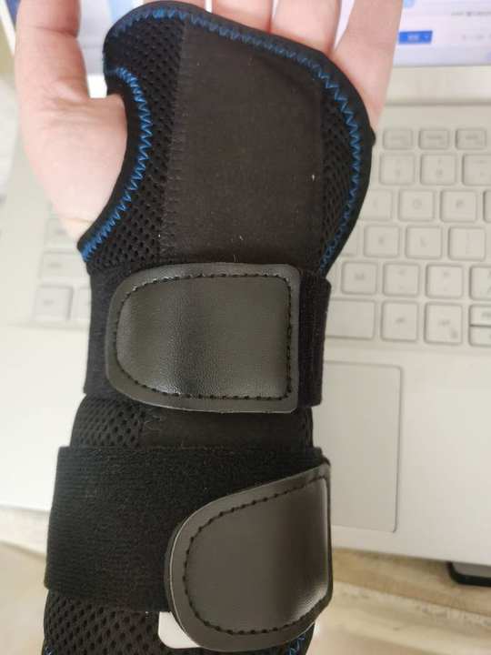 High Quality Breathable Elastic Neoprene Wrist Brace Carpal Tunnel Adjustable Wrist Fracture Brace China Supplier B2B