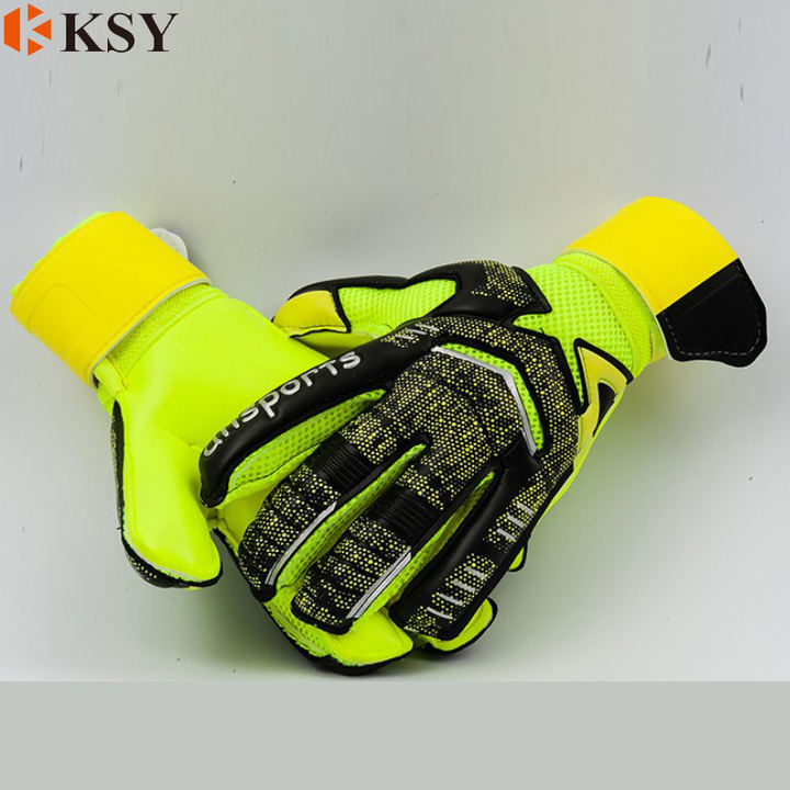 Hot Sale Men Professional Soccer Goalkeeper Gloves Finger Protection Goal Thickened Latex Football Gloves For Goalkeeper