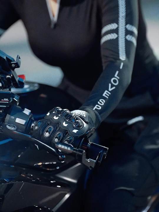 Motorcycle riding gloves Breathable protective touch screen summer thin anti-slip retro motor cycling full finger gloves Mass Wholesale