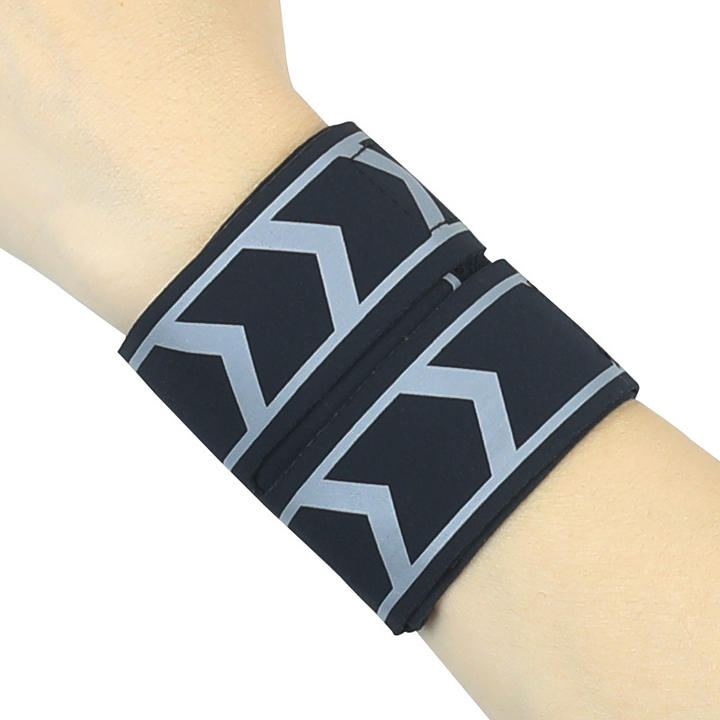 Sports wristband anti sprain compression strap soft armor fitness weightlifting hand protection wrist and arm ring Discount Wholesale Production