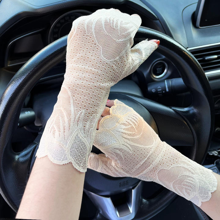 Womens Sexy Lace Short Gloves Half Finger Sailor Dance Mittens Fingerless Driving Cycling Gloves Spring Summer Sunscreen Gloves