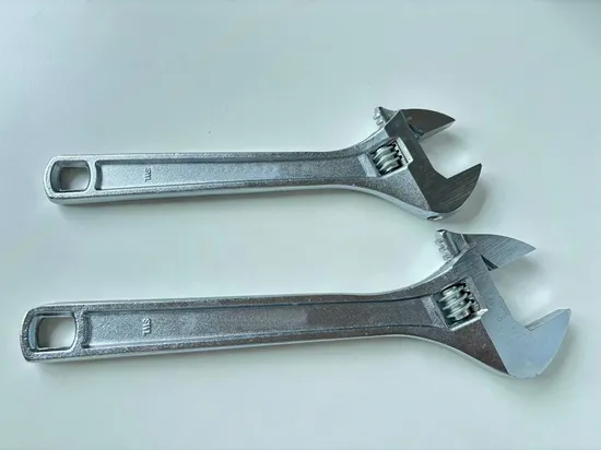 Middly Heavy Wrench with Square Hole, 6-18 Inch, Adjustable Wrench, Hand Tool