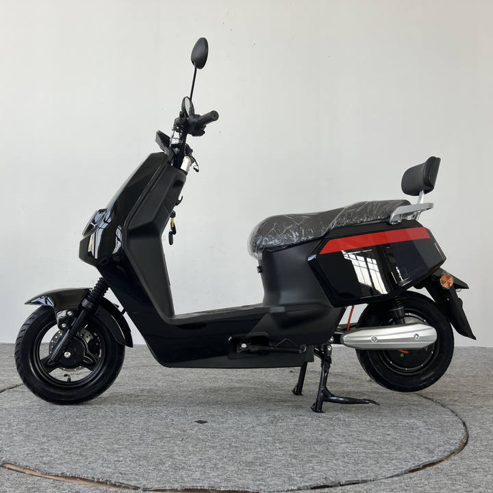 2000W Electric Motorcycle 72V Front and Rear Disc Brake High Speed Electric Scooter