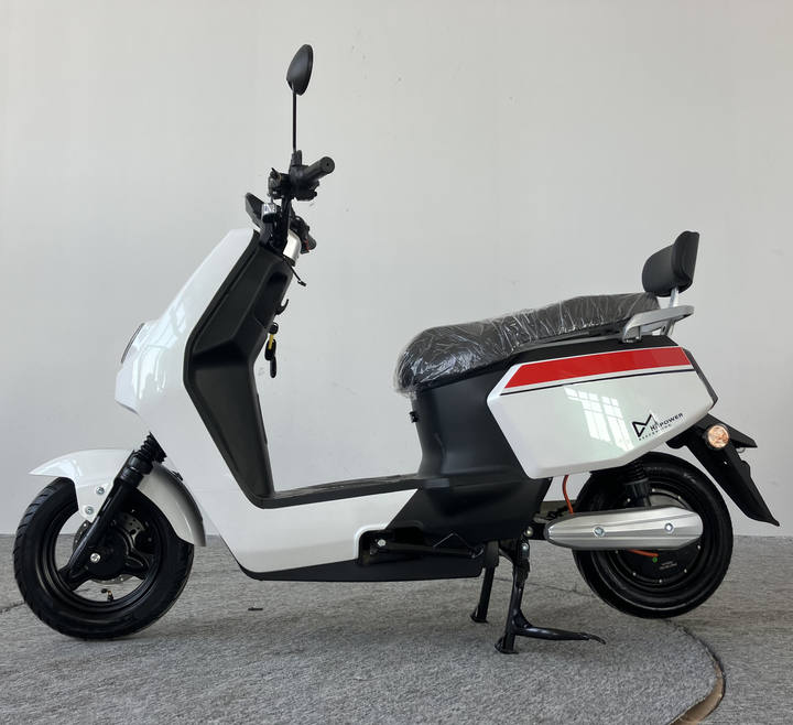 2000W Electric Motorcycle 72V Front and Rear Disc Brake High Speed Electric Scooter