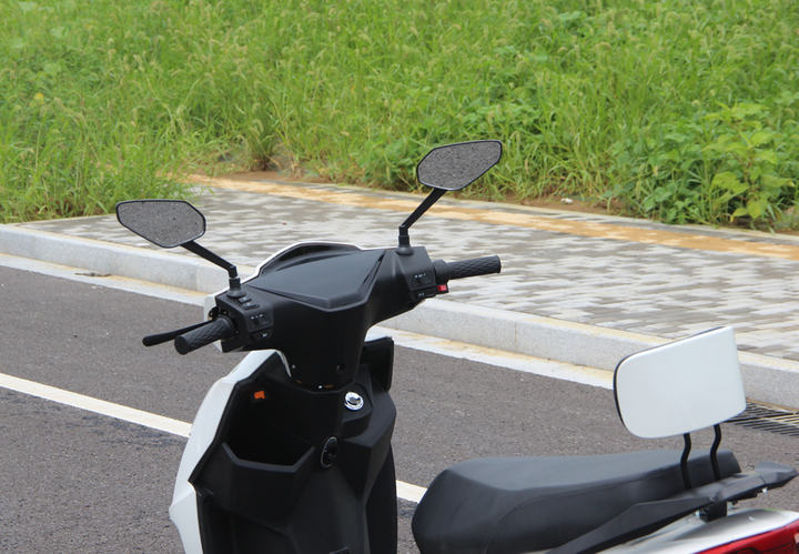 2023 New Electric Motorcycle 1000W High Speed Motor 14 Inch 60V 20Ah LEAD-ACID Battery Electric Scooter For Adult Low-Cost Manufacturing