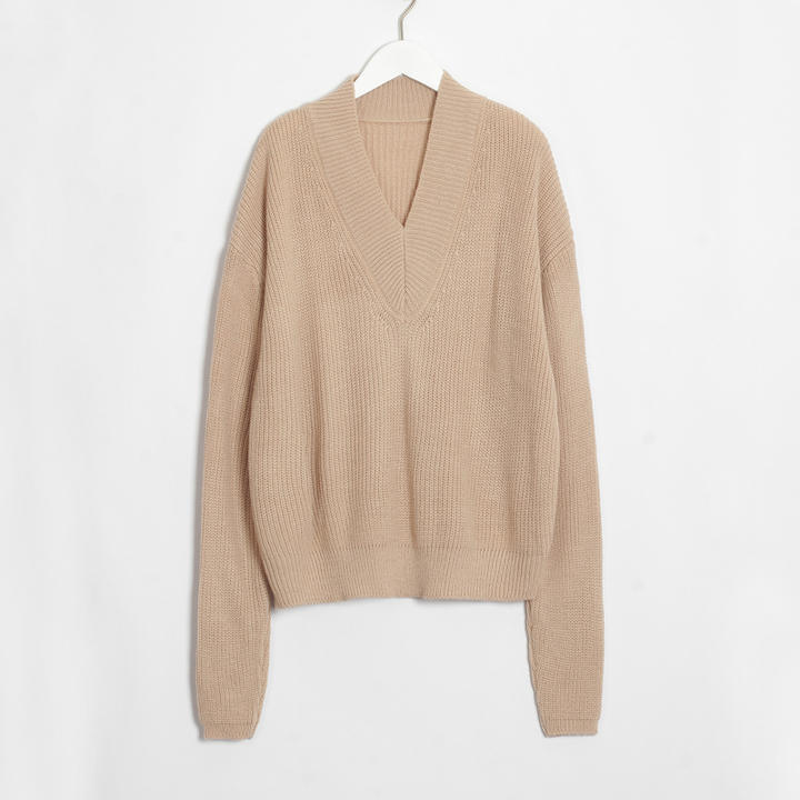 2024 Hot Selling Winter New Women V-Neck Solid Color Pullover Knitted Skirt Sweater 2 Pieces Sets Quality Manufacturing