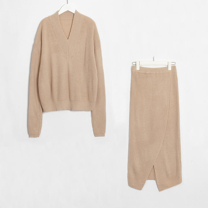 2024 Hot Selling Winter New Women V-Neck Solid Color Pullover Knitted Skirt Sweater 2 Pieces Sets Quality Manufacturing