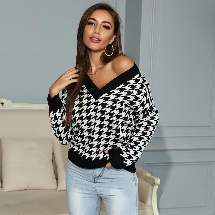 Casual Design Women Long-Sleeved Bird Pattern Checkered Jacquard V-Neck Base Knit Sweater Pullover ODM Manufacturing