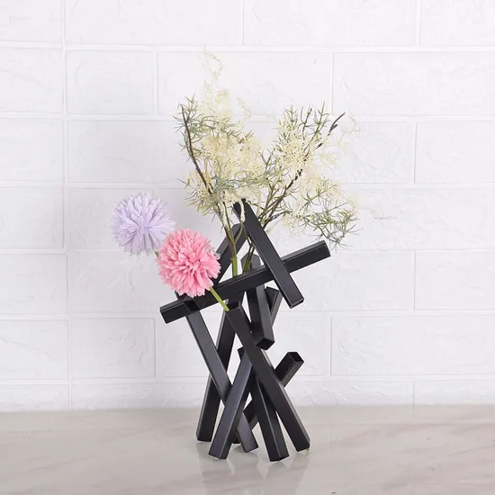 2022 New Metal Desktop Decorations Modern Nordic Decorative Accent Home Mini Flower Vase