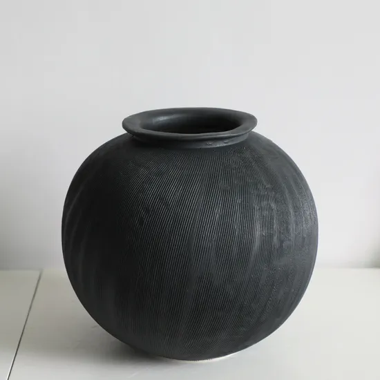 Japanese Wabi-Sabi Italian Minimalist Drawing Black Clay Pot Medieval Vase Flower Ware Decoration Dry Flower Flower Ware Homesay