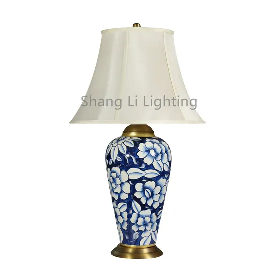 American-Style Villa Living Room Large High-End Table Lamp Chinese Retro Luxury Bedroom Bedside Full Copper Blue and White Ceramic Table Lamp