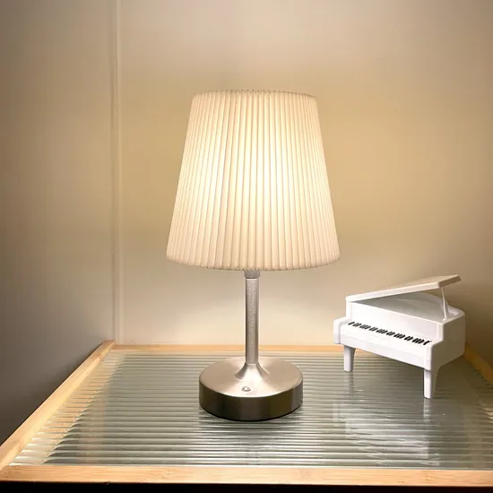 Nordic Creative Design Bedside Lamp Retractable Table Lamp