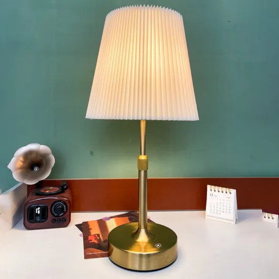 Nordic Creative Design Bedside Lamp Retractable Table Lamp