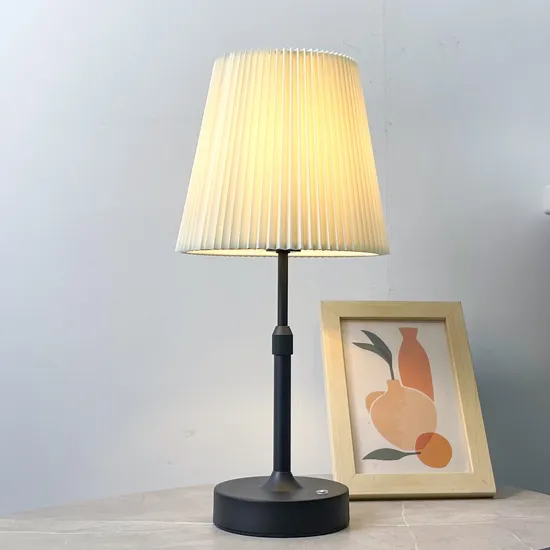 Romantic Atmosphere Fabric Metal Table Lamp Creative Table Lamp