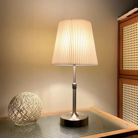 Romantic Atmosphere Fabric Metal Table Lamp Creative Table Lamp