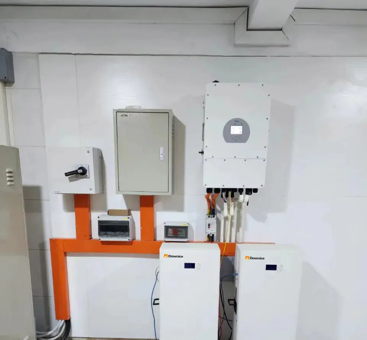 10KW 20KW 30KW 10KWH 20KWH 10 KW 200AH 300AH All in one inverter and lithium Stacking battery All-in-one energy storage Large Volume Factory