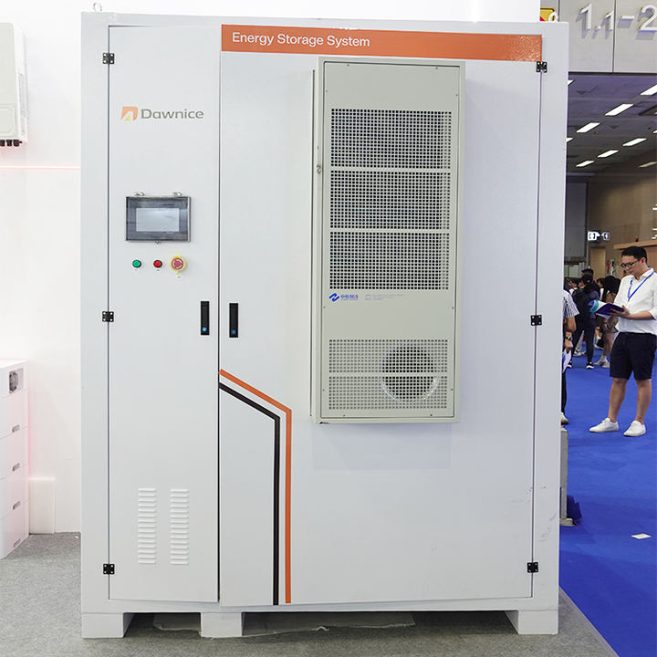 Industrial 30KW 100KW 3 Phase 110/240 Hybrid Solar System For Industry 92KWH 202KWH Lithium Ion Battery Storage