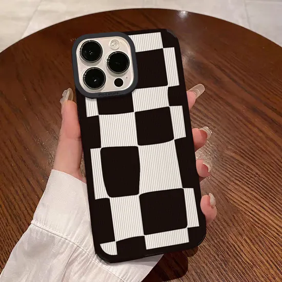 Checkerboard White Black Lattice Trending Phone Case for iPhone 14/15 PRO Max