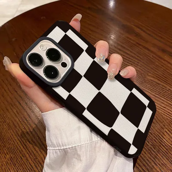 Checkerboard White Black Lattice Trending Phone Case for iPhone 14/15 PRO Max